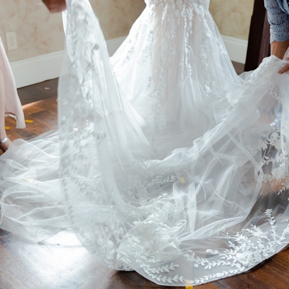 Luxury, designer wedding gown for sale! - Picture 8 of 16